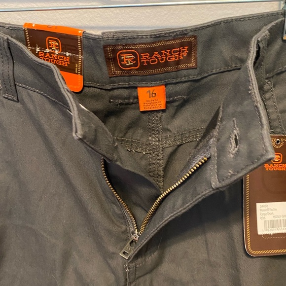 Ranch Tough Womens 16 Shorts size RT Cargo FLEX Wolf Grey NWT - Picture 9 of 12